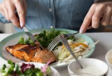 حكم من أفطر في رمضان من غير عذر حكم من أفطر في رمضان من غير عذر