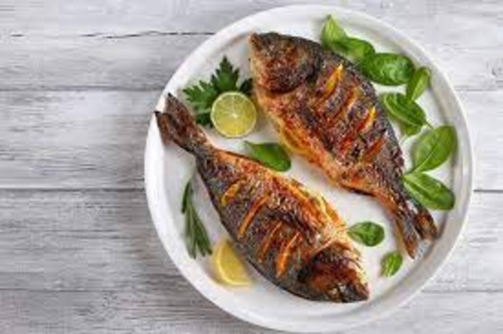 أبرز تفسيرات حلم اكل السمك في المنام أبرز تفسيرات حلم اكل السمك في المنام