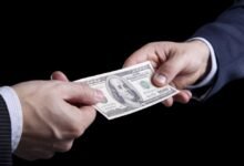 دلالة حلم إعطاء المال لشخص معروف دلالة حلم إعطاء المال لشخص معروف