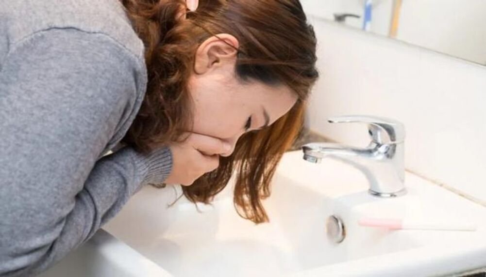 حلم القئ للمتزوجة واستفراغ دم لونه أسود حلم القئ للمتزوجة واستفراغ دم لونه أسود